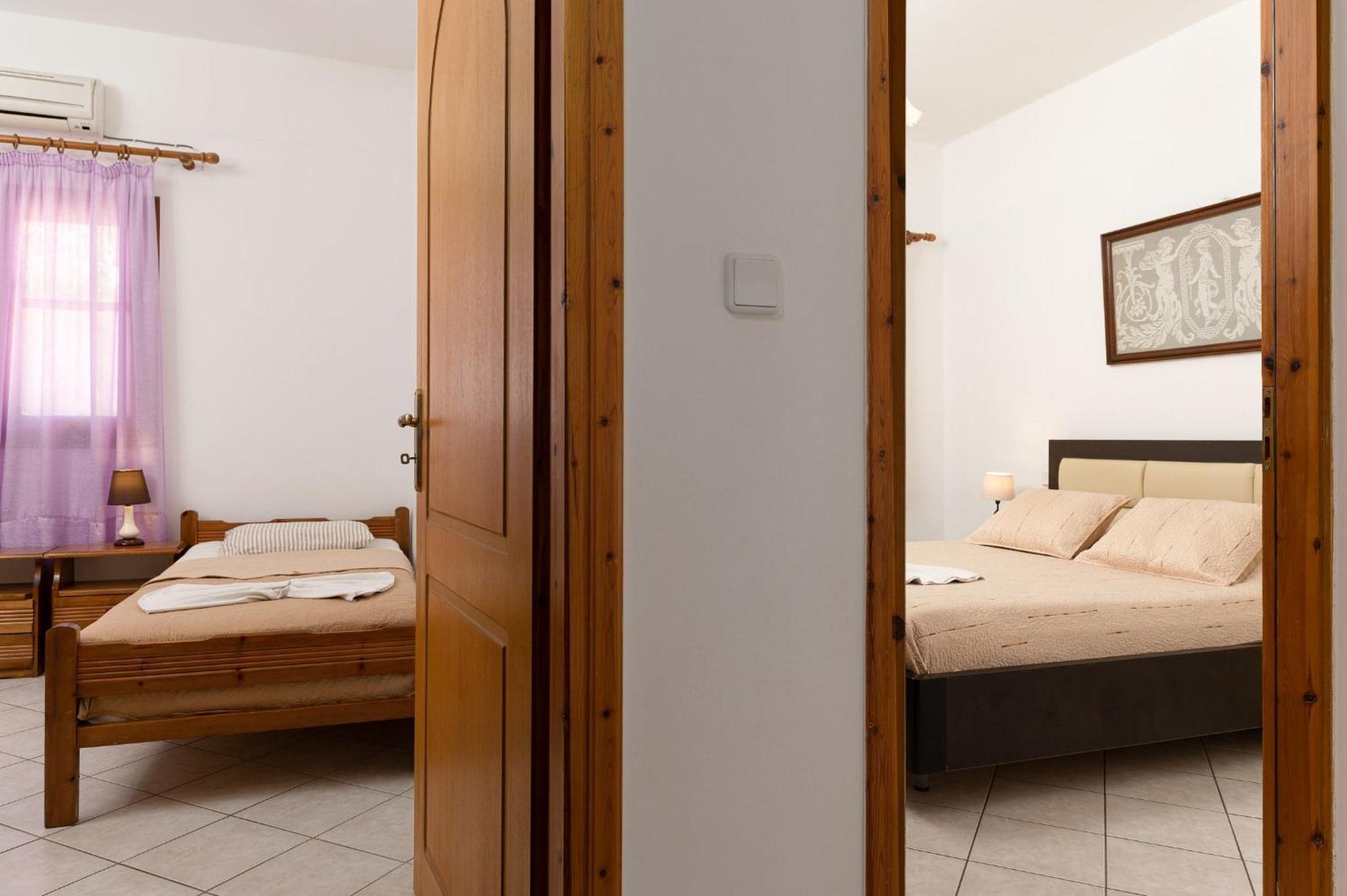 Villas Alexandros Kalamaki  Habitación foto